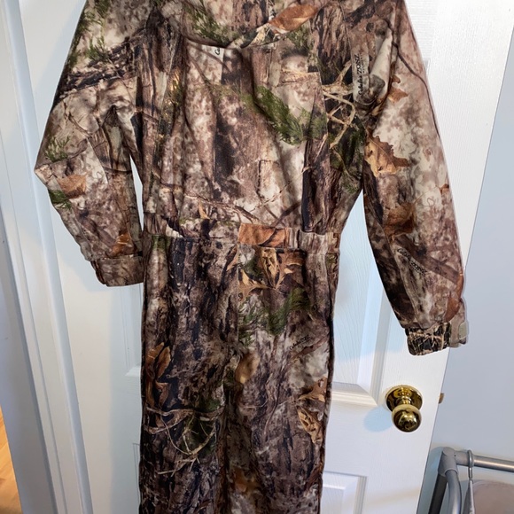 Cabela’s Insulated Camouflage Snowsuit - Picture 2 of 3